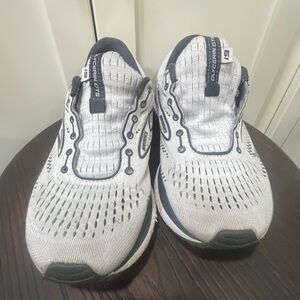 Brooks White and Gray Running Shoes